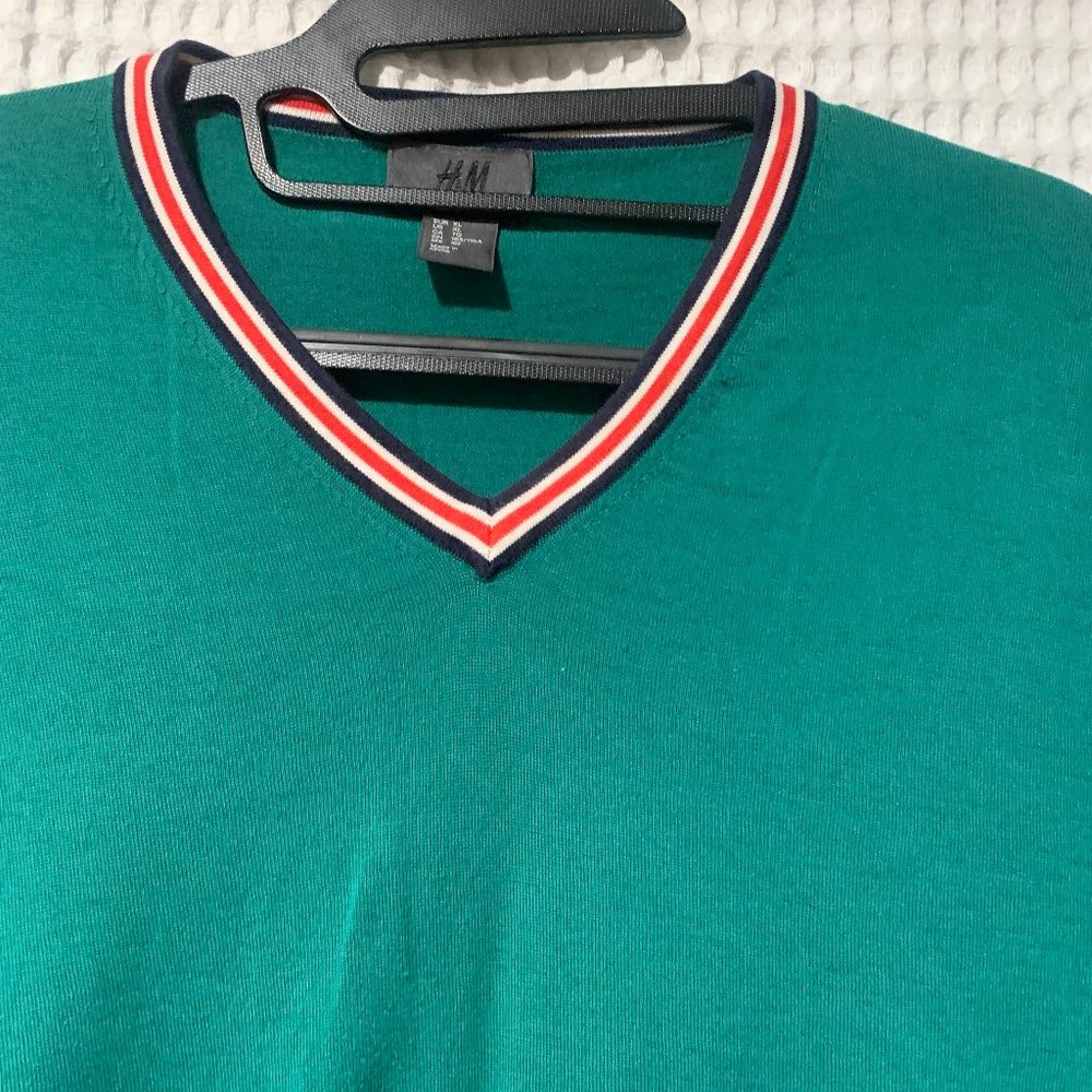 H&M Men's Green, White, Blue & Red Silk L/Sleeve V-Neck Sweater